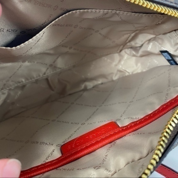 MICHAEL KORS Jet Set Large Logo Chain Crossbody Bag in Flame Red - Picture 6 of 7